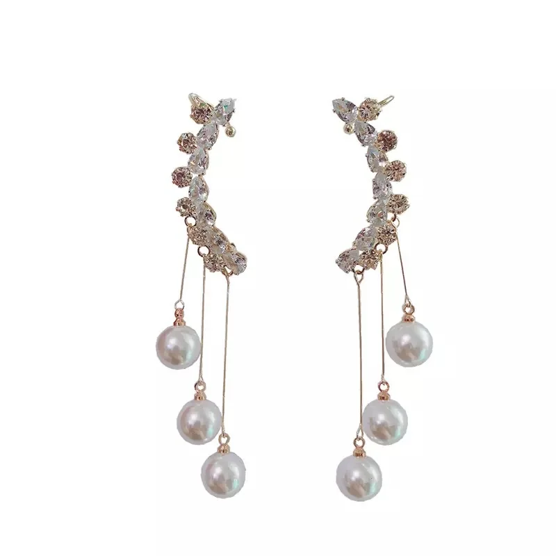 Korean Statement Shinning Zircon Pearl Tassel Ear Cuff Earrings For Women Personality New Jewelry Earings Wholesale
Korean Statement Shinning Zircon Pearl Tassel Ear Cuff Earrings For Women Personality New Jewelry Earings Wholesale