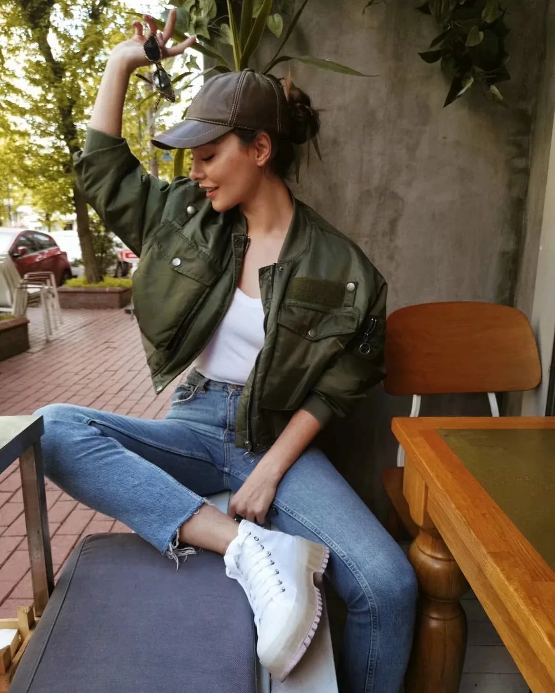 Sexy Lady Autumn Winter Green Short Jackets Women Fashion Long Sleeve Zipper Bomber Jacket Outwear Women's Coat
Sexy Lady Autumn Winter Green Short Jackets Women Fashion Long Sleeve Zipper Bomber Jacket Outwear Women's Coat