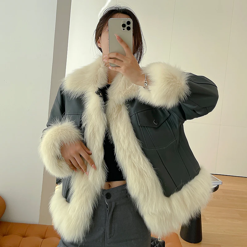 gl21105 2021 Autumn New Desgin Contrast Color Real Sheep Leather Jacket Women with Fox Fur
gl21105 2021 Autumn New Desgin Contrast Color Real Sheep Leather Jacket Women with Fox Fur
