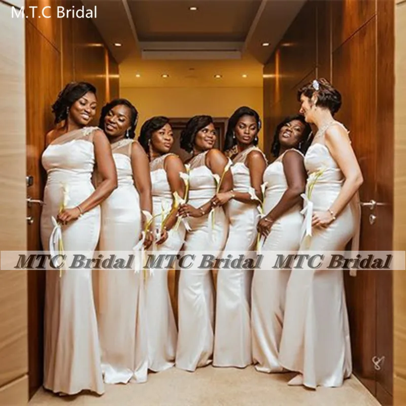 Элегантные белые платья подружки невесты на одно плечо 2021 атласные длинные вечерние платья в пол для подружек невесты
Элегантные белые платья подружки невесты на одно плечо 2021 атласные длинные вечерние платья в пол для подружек невесты