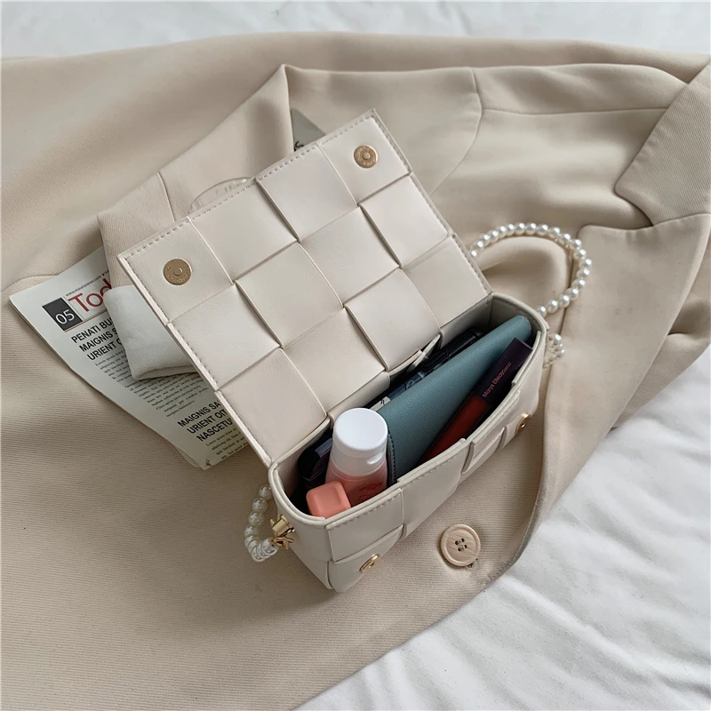 Women Small Weave Flap Crossbody Bags Simple Leather Weave Messenger Bag Female Summer Green Handbags Pearl Mini Shoulder Bags
Women Small Weave Flap Crossbody Bags Simple Leather Weave Messenger Bag Female Summer Green Handbags Pearl Mini Shoulder Bags
