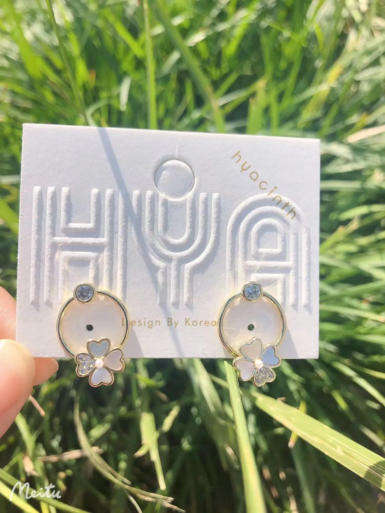 Minimalist Fresh Mother Of The Shell W/S925 Silver Ear Needle Stud Earrings Flowers W/Brass14k Gold Jewelry for Women HYACINTH
Minimalist Fresh Mother Of The Shell W/S925 Silver Ear Needle Stud Earrings Flowers W/Brass14k Gold Jewelry for Women HYACINTH