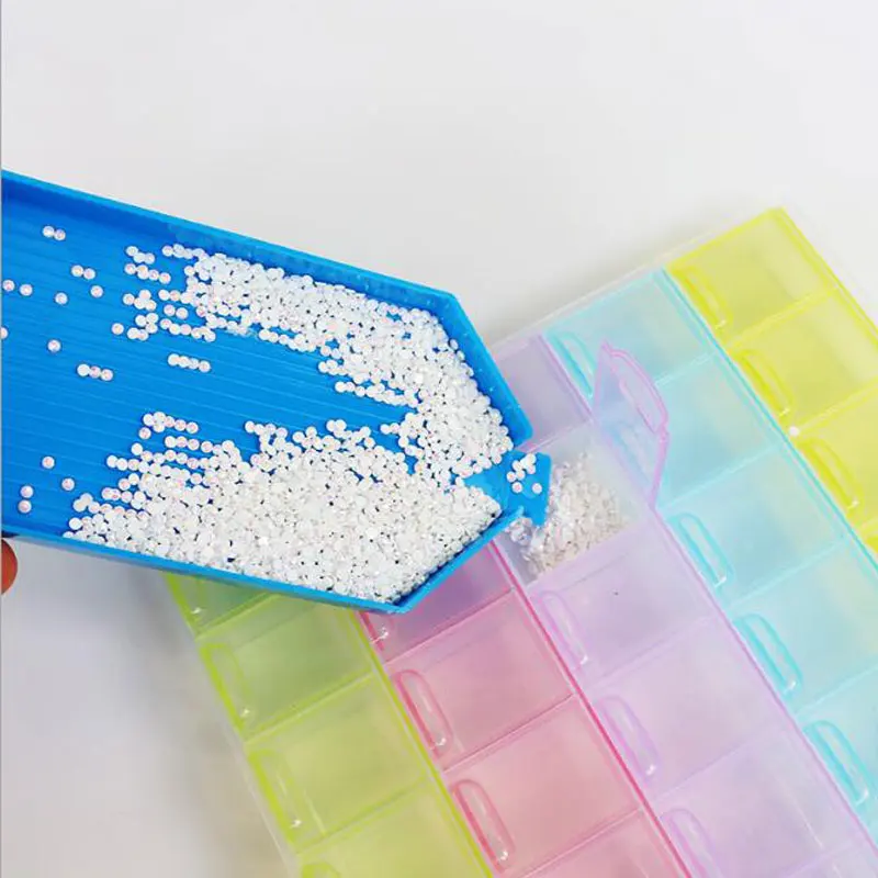 1PC Large Capacity Handwork Square Point Drill Diamond Painting Plastic Tray Plate DIY Embroidery Tools Diamond Mosaic Plate
1PC Large Capacity Handwork Square Point Drill Diamond Painting Plastic Tray Plate DIY Embroidery Tools Diamond Mosaic Plate