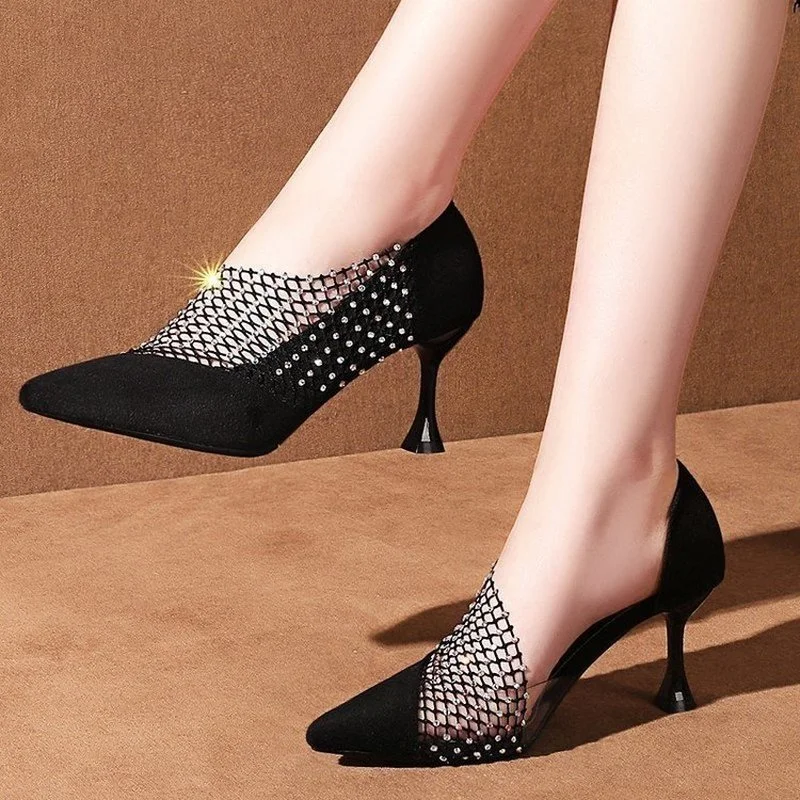 Pointed high-heeled single shoes women's spring/summer 2020 new mesh hot rhinestone side air sandals Korean sexy women's shoes
Pointed high-heeled single shoes women's spring/summer 2020 new mesh hot rhinestone side air sandals Korean sexy women's shoes
