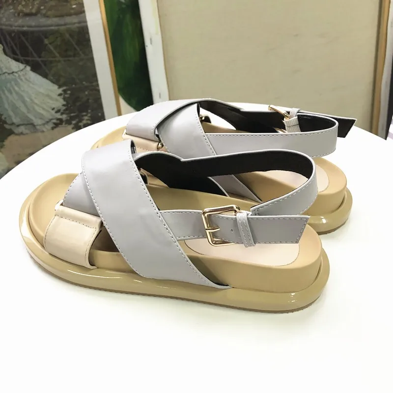 New Fashion Women Flats Platform Sandals Leisure Ankle Buckle Beach Sandals Summer Cross Strap Open Toe Leather Shoes Gladiator 
New Fashion Women Flats Platform Sandals Leisure Ankle Buckle Beach Sandals Summer Cross Strap Open Toe Leather Shoes Gladiator