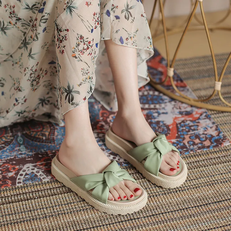 Slippers Women Summer Shoes Pantofle Slides Platform Med Loafers Fashion 2021 Flat Luxury PU Rome House Slippers Platform Shoes
Slippers Women Summer Shoes Pantofle Slides Platform Med Loafers Fashion 2021 Flat Luxury PU Rome House Slippers Platform Shoes