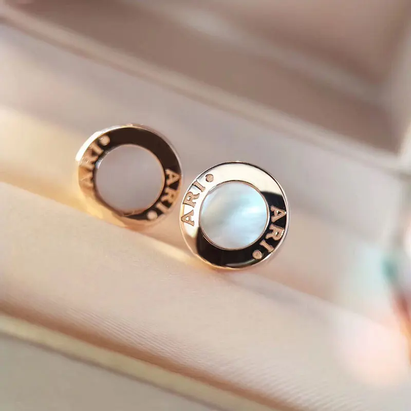 Luxury Jewelry1:1High Quality LOGO rose gold color disc earrings Roman Brand BVL Popular Jewelry women's earrings
Luxury Jewelry1:1High Quality LOGO rose gold color disc earrings Roman Brand BVL Popular Jewelry women's earrings