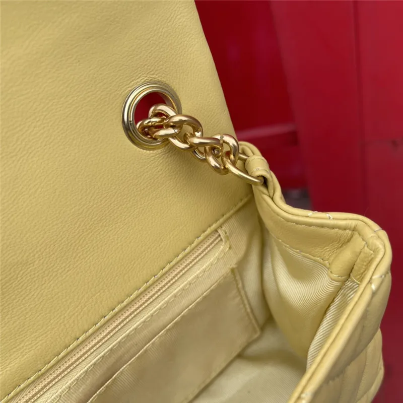 2021 new fashion small fragrance diamond versatile Mini chain women's bag Calf Leather One Shoulder Messenger Bag
2021 new fashion small fragrance diamond versatile Mini chain women's bag Calf Leather One Shoulder Messenger Bag