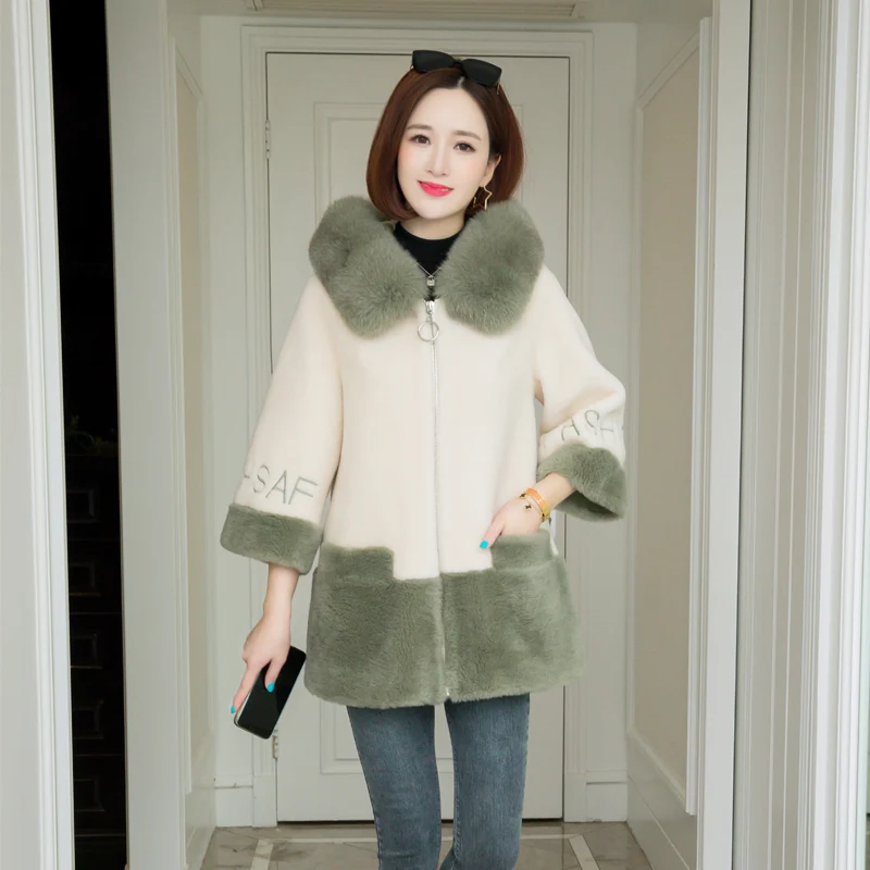 Genuine Wool Fur Coat Fox Fur Collar Hooded Female Jacket Simple Coats and Jackets Women 2020 Sheep Shearing Coat Ropa Zjt664
Genuine Wool Fur Coat Fox Fur Collar Hooded Female Jacket Simple Coats and Jackets Women 2020 Sheep Shearing Coat Ropa Zjt664