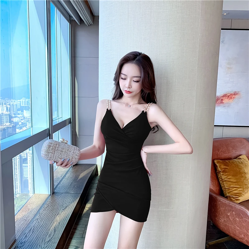Black Green Red Mini Dress Ladies V-neck Sleeveless Sling Dress Halter Sexy Party Club Dress Irregular
Black Green Red Mini Dress Ladies V-neck Sleeveless Sling Dress Halter Sexy Party Club Dress Irregular