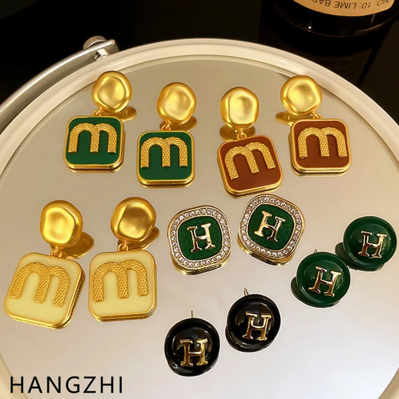 HANGZHI Vintage Color Drip Glaze Enamel Round Square Geometric Gold Color Letter Dangle Drop Earrings Jewelry for Women 2021 NEW
HANGZHI Vintage Color Drip Glaze Enamel Round Square Geometric Gold Color Letter Dangle Drop Earrings Jewelry for Women 2021 NEW