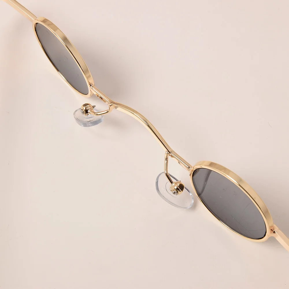 Retro Mini Sunglasses Round Men Metal Frame Gold Black Red Small Round Framed Sun Glasses
Retro Mini Sunglasses Round Men Metal Frame Gold Black Red Small Round Framed Sun Glasses