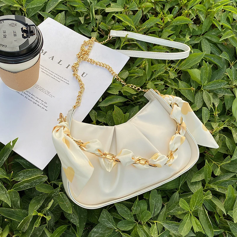 Niche Design Bag Women's Summer 2021 New Chain Advanced Single Shoulder Underarm Bag with pleated cloud bag
Niche Design Bag Women's Summer 2021 New Chain Advanced Single Shoulder Underarm Bag with pleated cloud bag