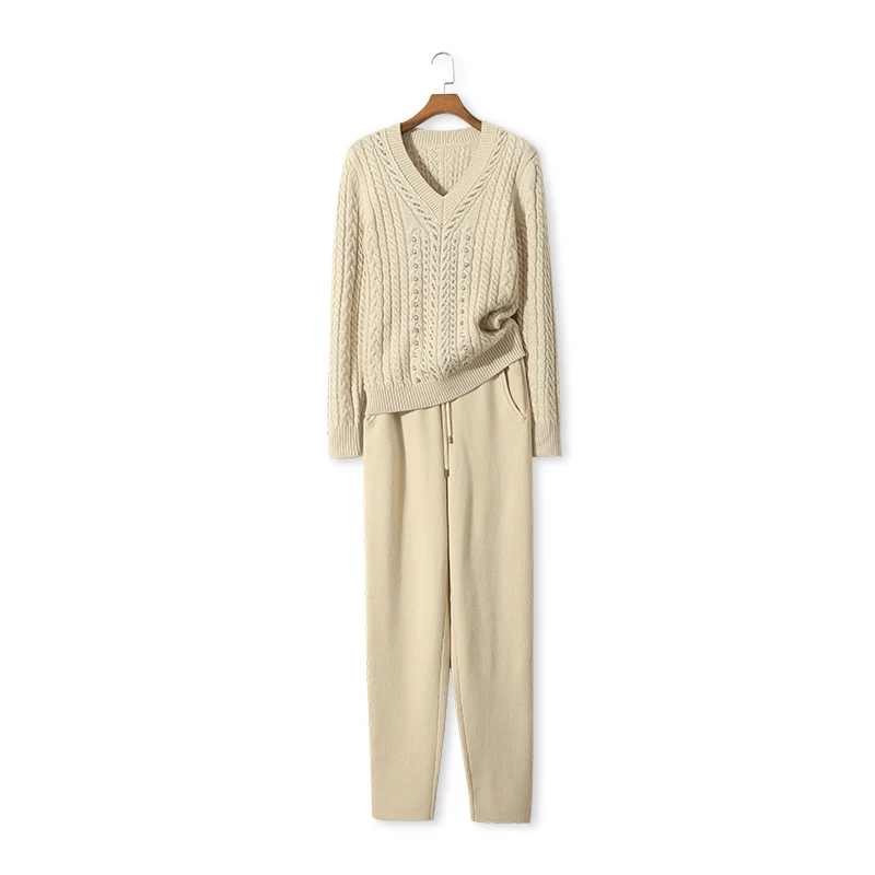 Tracksuits 2020 Spring New Women's Knitted Suit Diamond Studded Beaded Fashion Hot Sale Wool V-neck Cashmere Female Two-piece
Tracksuits 2020 Spring New Women's Knitted Suit Diamond Studded Beaded Fashion Hot Sale Wool V-neck Cashmere Female Two-piece