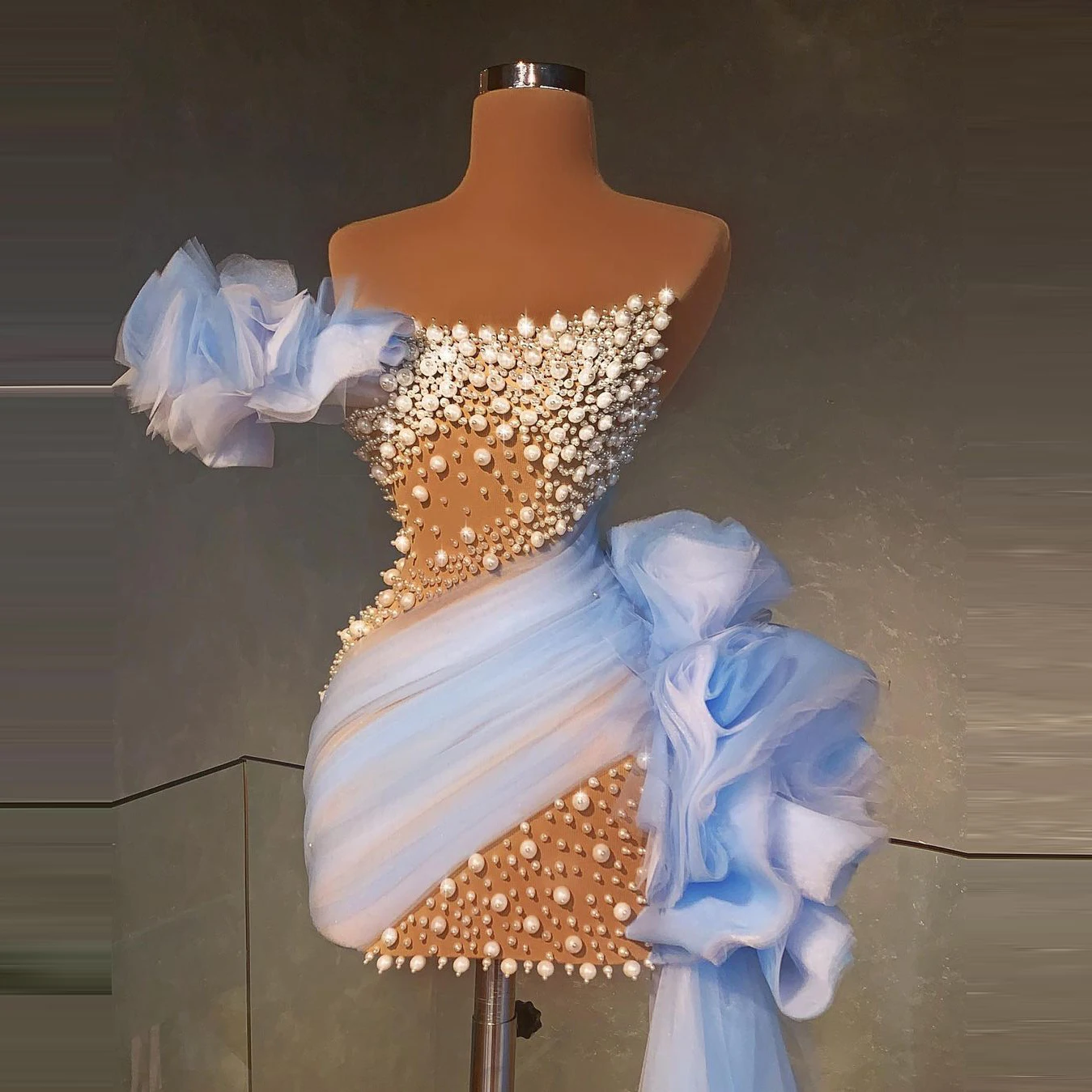 Sexy Pearls Evening Dresses One Shoulder Cap Sleeves Tulle Overskirt Ruffles Floral Beaded Women Prom Dressing Gown
Sexy Pearls Evening Dresses One Shoulder Cap Sleeves Tulle Overskirt Ruffles Floral Beaded Women Prom Dressing Gown