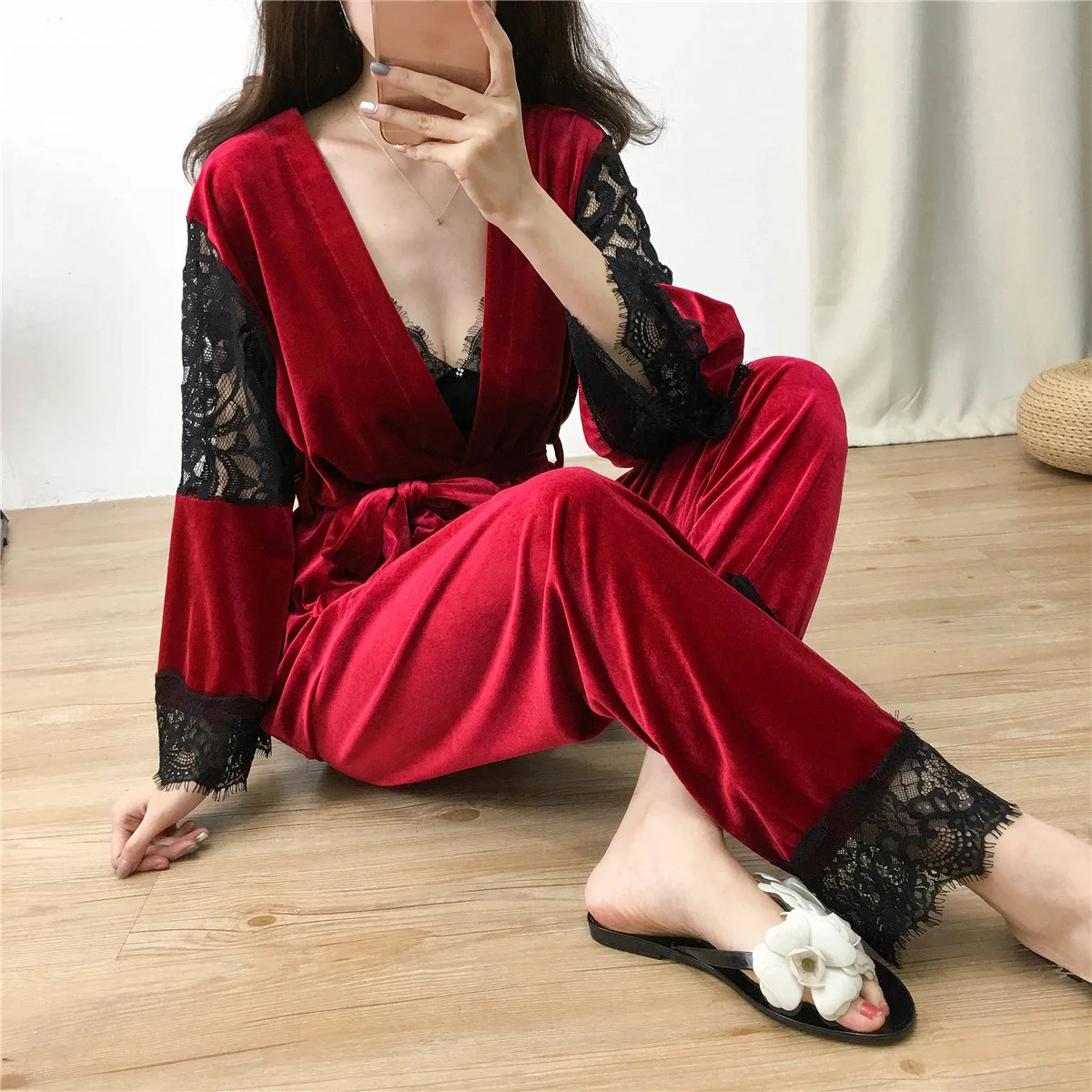 2021 Lisacmvpnel 3 Pcs Gold velvet Keep Warm Pajamas Lace Sexy Robe+Nightdress+Long Pant Set Pyjama For Women
2021 Lisacmvpnel 3 Pcs Gold velvet Keep Warm Pajamas Lace Sexy Robe+Nightdress+Long Pant Set Pyjama For Women