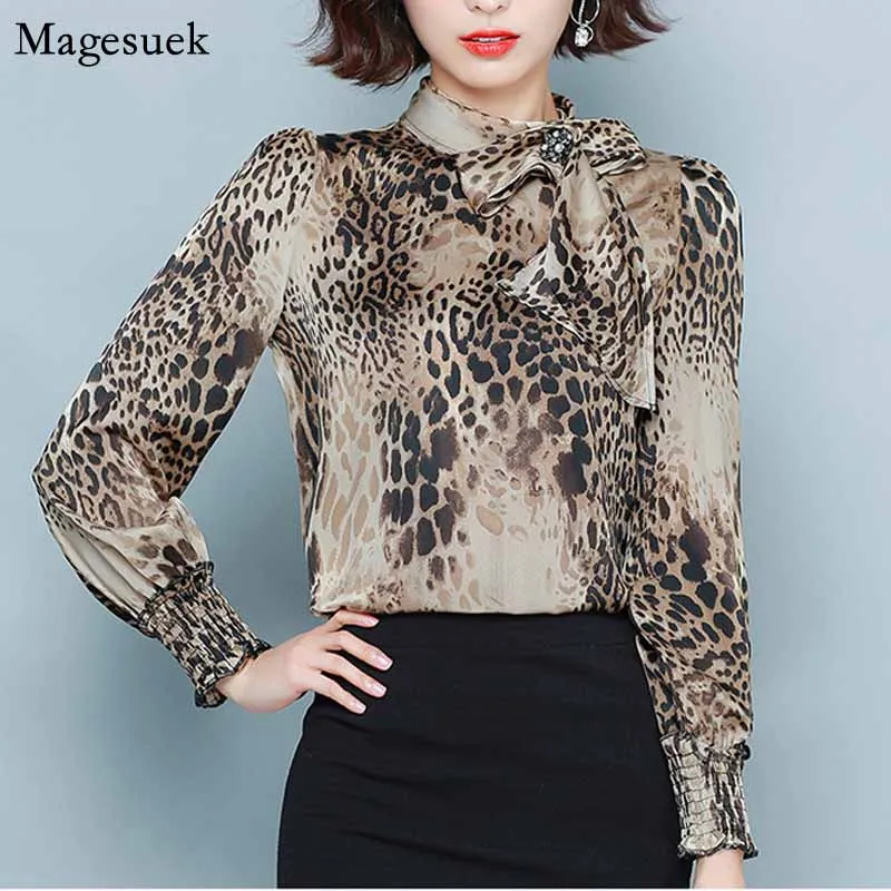 2020 Autumn New Leopard Print Long Sleeve Shirt Women Pullover Ladies Tops Office Lady Bow Elegant Plus Size Women Blouse 10616
2020 Autumn New Leopard Print Long Sleeve Shirt Women Pullover Ladies Tops Office Lady Bow Elegant Plus Size Women Blouse 10616