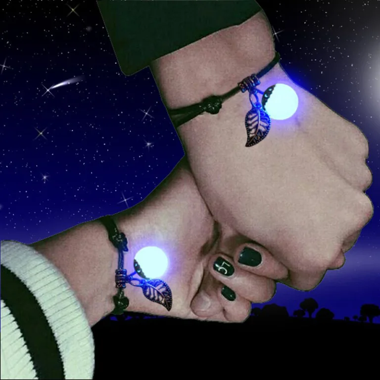 Luminous retro couple bracelet personality accessories simple for men and women students hand jewelry bracelet bracelet
Luminous retro couple bracelet personality accessories simple for men and women students hand jewelry bracelet bracelet