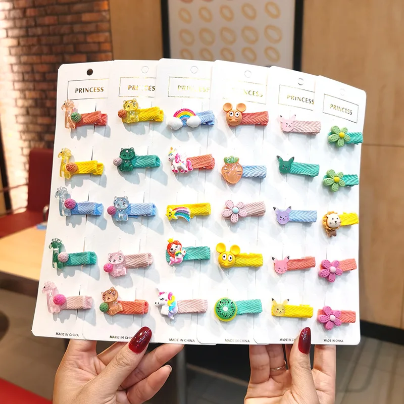 Children'S Fruit Animal Hairpin, Cotton Cloth Clip That Does Not Hurt The Hair, Cute Bangs Clip For Babies, Girl Hair Ornaments
Children'S Fruit Animal Hairpin, Cotton Cloth Clip That Does Not Hurt The Hair, Cute Bangs Clip For Babies, Girl Hair Ornaments