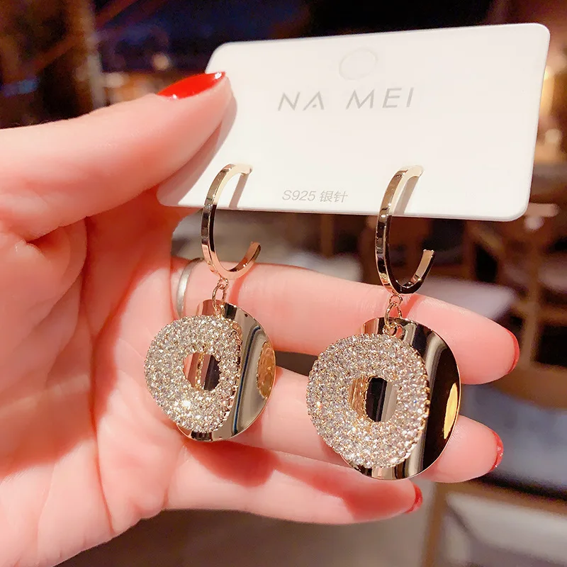 2021 New Popular Jewelry Studded Women Diamond Ring Geometric Earrings Women Korean Fashion Earrings S925 Silver Needle
2021 New Popular Jewelry Studded Women Diamond Ring Geometric Earrings Women Korean Fashion Earrings S925 Silver Needle