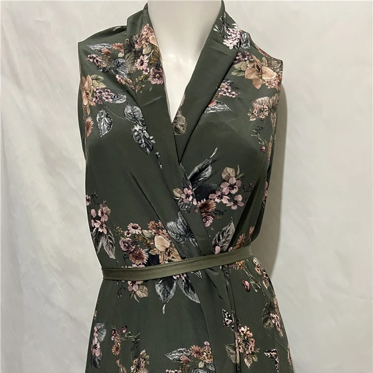 Floral print 100% pure silk crepe de chine silk fabric 140cm width 16momme,SCDC1267
Floral print 100% pure silk crepe de chine silk fabric 140cm width 16momme,SCDC1267