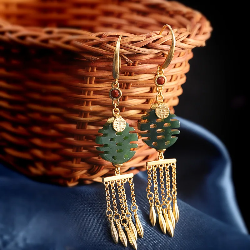 S925 Sterling Silver Gold-Plated Women's Hetian Jasper Ear Pendant Tassels
S925 Sterling Silver Gold-Plated Women's Hetian Jasper Ear Pendant Tassels