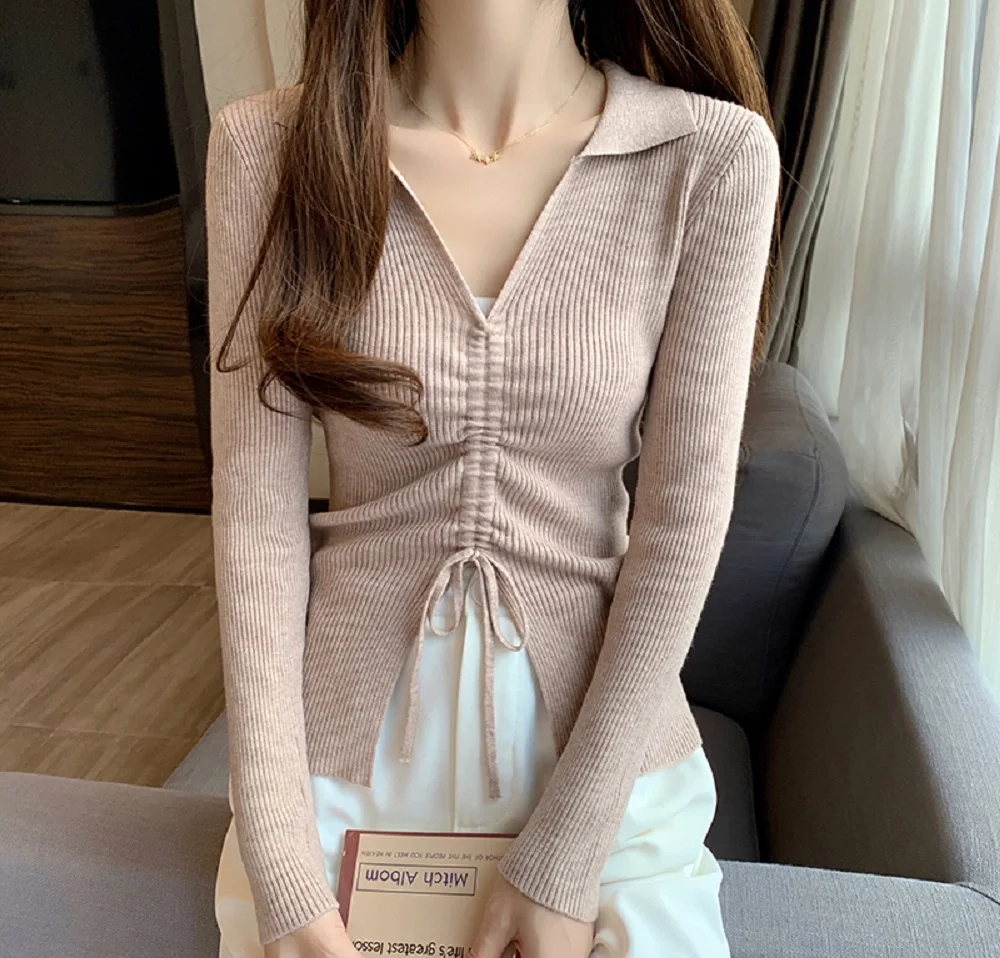 2021 autumn and winter new all-match knitting V-neck solid color carefully machine polo collar base women's outer wear
2021 autumn and winter new all-match knitting V-neck solid color carefully machine polo collar base women's outer wear