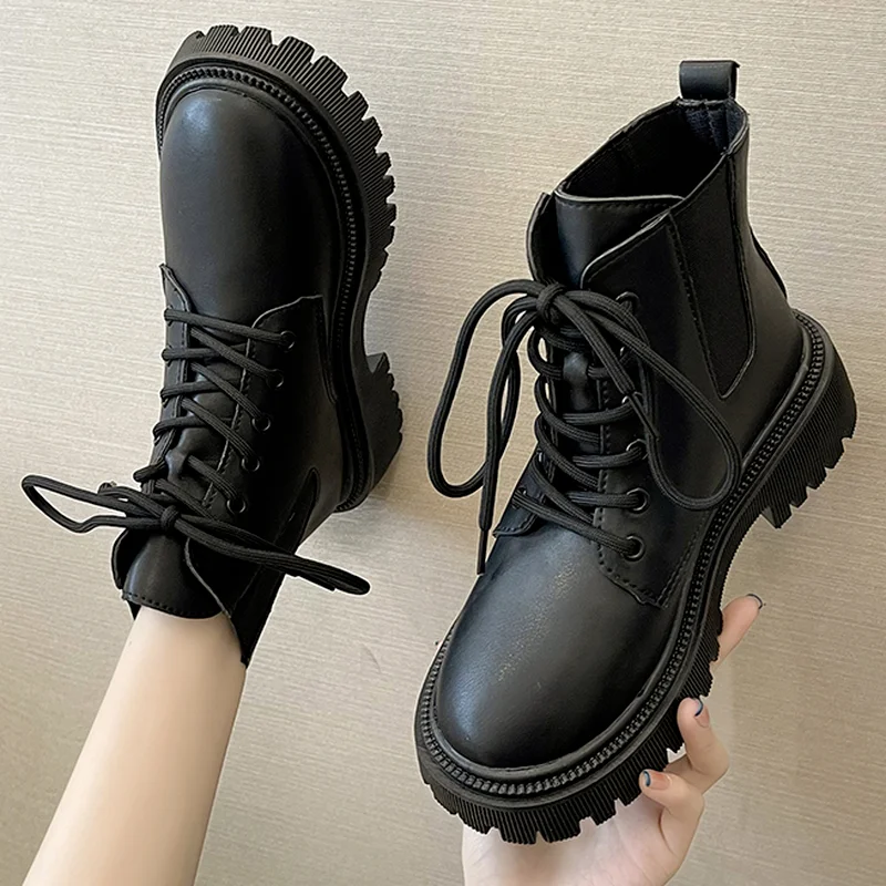 Женские ботинки из искусственной кожи на шнуровке, роскошные дизайнерские ботинки с круглым носком, лакированная кожа, модные ботильоны в с... 
Женские ботинки из искусственной кожи на шнуровке, роскошные дизайнерские ботинки с круглым носком, лакированная кожа, модные ботильоны в с...