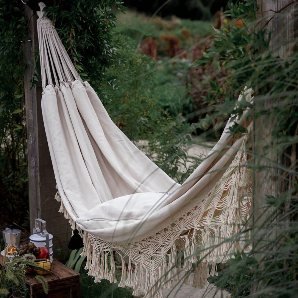 200cm * 150cm Hammock Boho Style Brazilian Macrame Fringed Deluxe Double Hammock Net Chair Indoor Hanging Swing Home Decor
200cm * 150cm Hammock Boho Style Brazilian Macrame Fringed Deluxe Double Hammock Net Chair Indoor Hanging Swing Home Decor