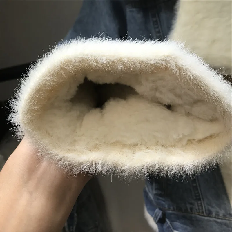 2020 Winter Denim Jacket Women High quality Mink cashmere Lining Thick Warm Denim Coat Fashion Loose Jeans Jacket Women Overcoat
2020 Winter Denim Jacket Women High quality Mink cashmere Lining Thick Warm Denim Coat Fashion Loose Jeans Jacket Women Overcoat
