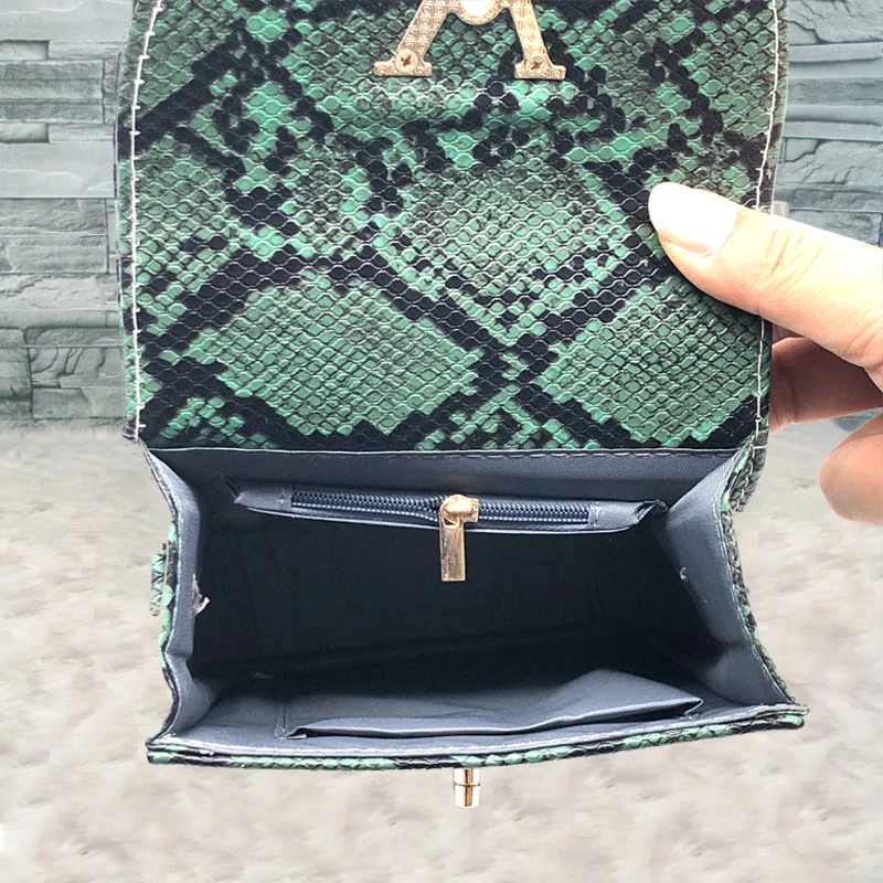 Snakeskin High Quality Leather Messenger Bag for Female Handbag Tote Vintage Crossbody Bag Clutch Purse Women Shoulder Bag Brand 
Snakeskin High Quality Leather Messenger Bag for Female Handbag Tote Vintage Crossbody Bag Clutch Purse Women Shoulder Bag Brand