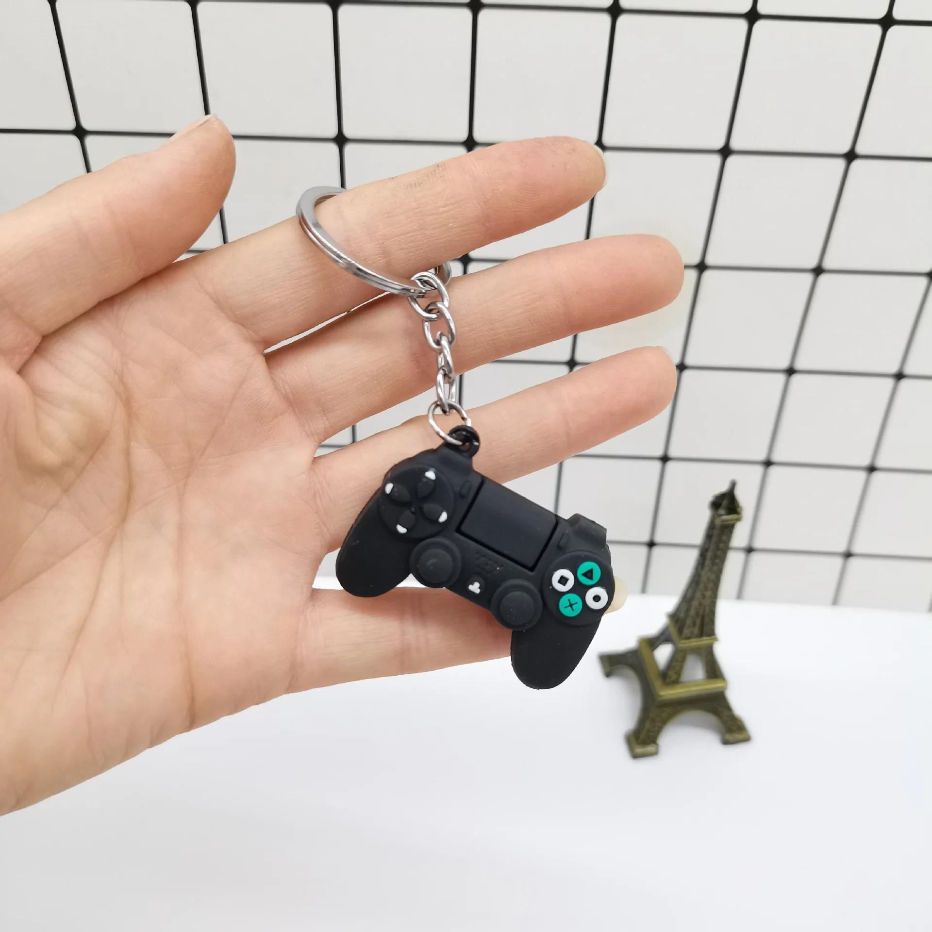 Keychain Creative Video Game Handle Simulation Joystick Model Key Chain Ring Pendant Men Women Couple Key Holder Trinket Gift
Keychain Creative Video Game Handle Simulation Joystick Model Key Chain Ring Pendant Men Women Couple Key Holder Trinket Gift