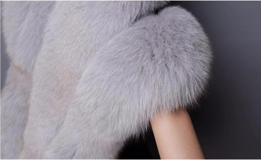 Autumn Winter Fox Cloak Bridal Wedding Shawl Cloak Sleeveless Vest Thick Warm Faux Fur Collar Jacket Coat Women Covered Button
Autumn Winter Fox Cloak Bridal Wedding Shawl Cloak Sleeveless Vest Thick Warm Faux Fur Collar Jacket Coat Women Covered Button