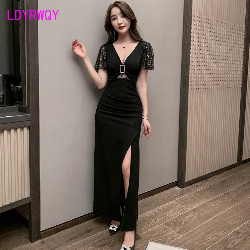 2021 celebrity temperament night field v-neck low-cut slit autumn and winter gold velvet dress
2021 celebrity temperament night field v-neck low-cut slit autumn and winter gold velvet dress