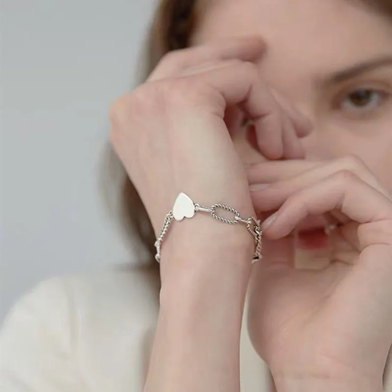 MEYRROYU Sterling Silver Hot Sale Double Love Heart Pendant Chain Bracelet Unique Beautiful Cool Women Hand Jewelry Accessories
MEYRROYU Sterling Silver Hot Sale Double Love Heart Pendant Chain Bracelet Unique Beautiful Cool Women Hand Jewelry Accessories