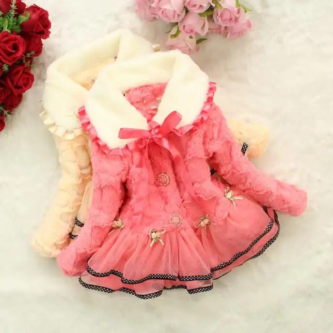 Baby winter jacket Children's lapel polka dot coat fashionable lace trim plush coat New children's clothing
Baby winter jacket Children's lapel polka dot coat fashionable lace trim plush coat New children's clothing