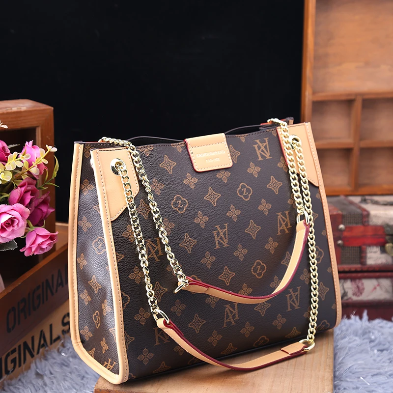 Real Cowhide Leateher Chain Bags for Women 2021 New Shoulder Crossbody Bags Ladies Luxury Designer HandBag Famous Purses Bolso
Real Cowhide Leateher Chain Bags for Women 2021 New Shoulder Crossbody Bags Ladies Luxury Designer HandBag Famous Purses Bolso