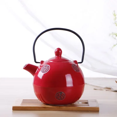 Japanese style ceramic kung fu teapot wedding supplies single tea pot Chinese traditional red suit newlywed gift 
Japanese style ceramic kung fu teapot wedding supplies single tea pot Chinese traditional red suit newlywed gift
