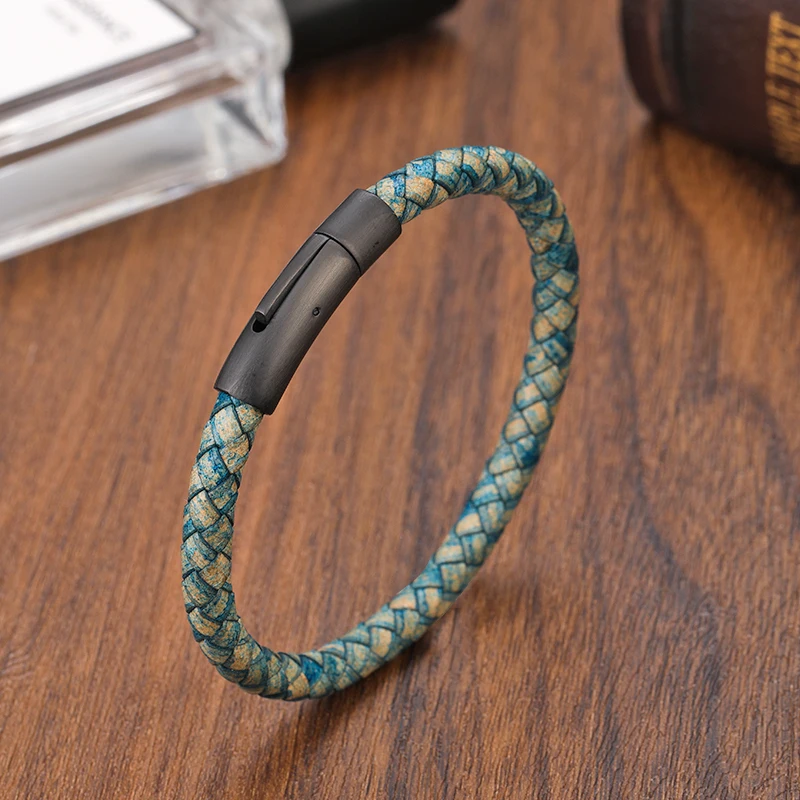 Fashion Lady Charm Bracelet Classic Style Men's Leather Bracelet Simple 8 Color Stainless Steel Button Accessories 
Fashion Lady Charm Bracelet Classic Style Men's Leather Bracelet Simple 8 Color Stainless Steel Button Accessories