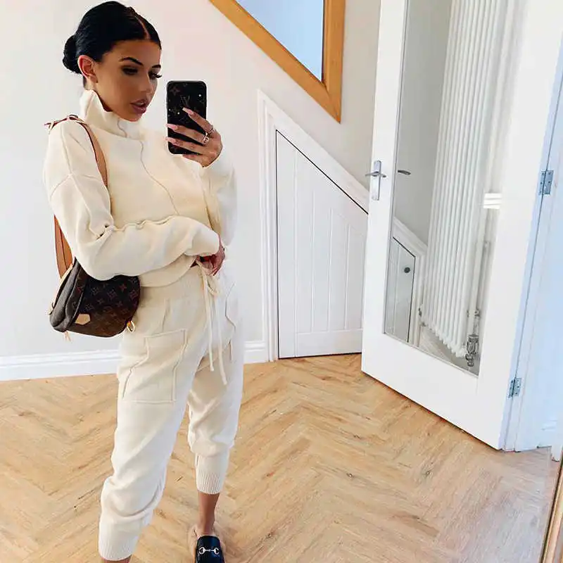 2021 New Fashion High Collar Navel Exposed Matching Sets Sports Casual Simple Style Pants Sets Elastic Waist Outfits for Women
2021 New Fashion High Collar Navel Exposed Matching Sets Sports Casual Simple Style Pants Sets Elastic Waist Outfits for Women