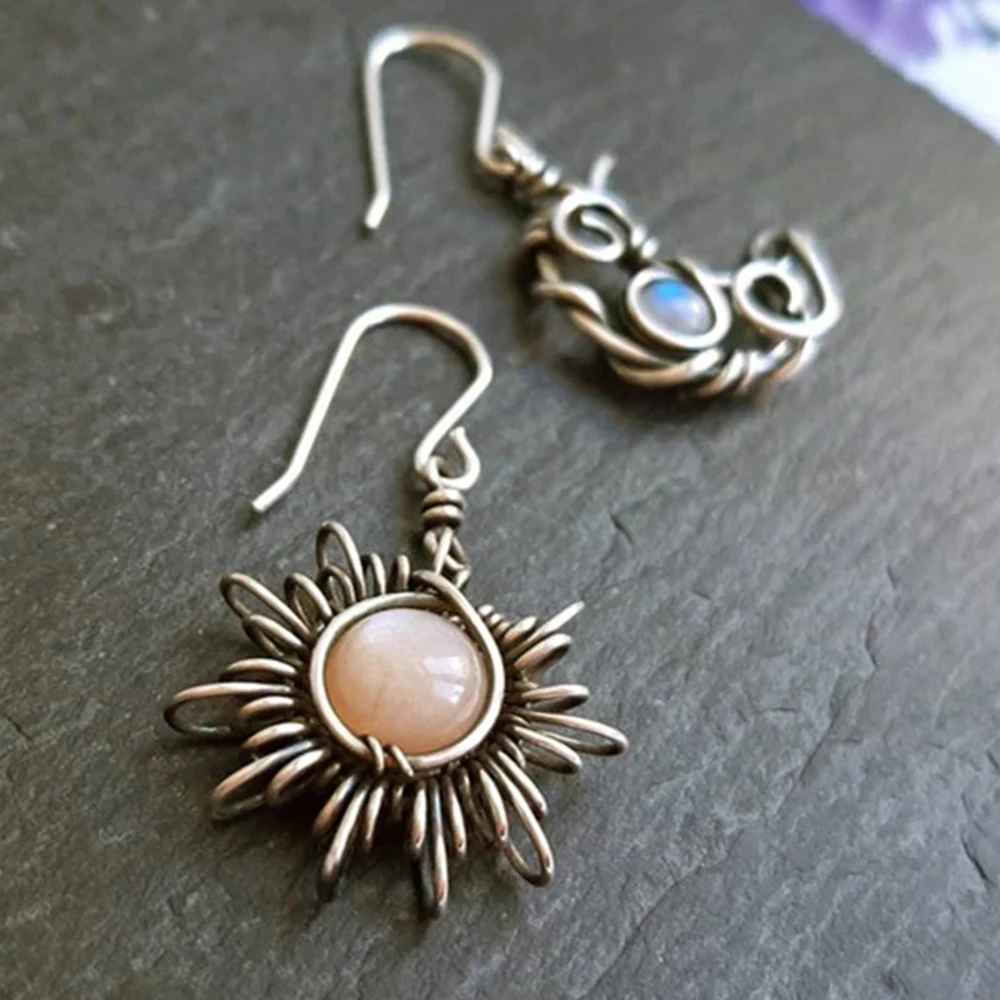Boho Retro Sun Moon Moonstone Earrings Hippie Wiccan Pagan Drop Earrings Creative Asymmetric Design Women Jewelry
Boho Retro Sun Moon Moonstone Earrings Hippie Wiccan Pagan Drop Earrings Creative Asymmetric Design Women Jewelry
