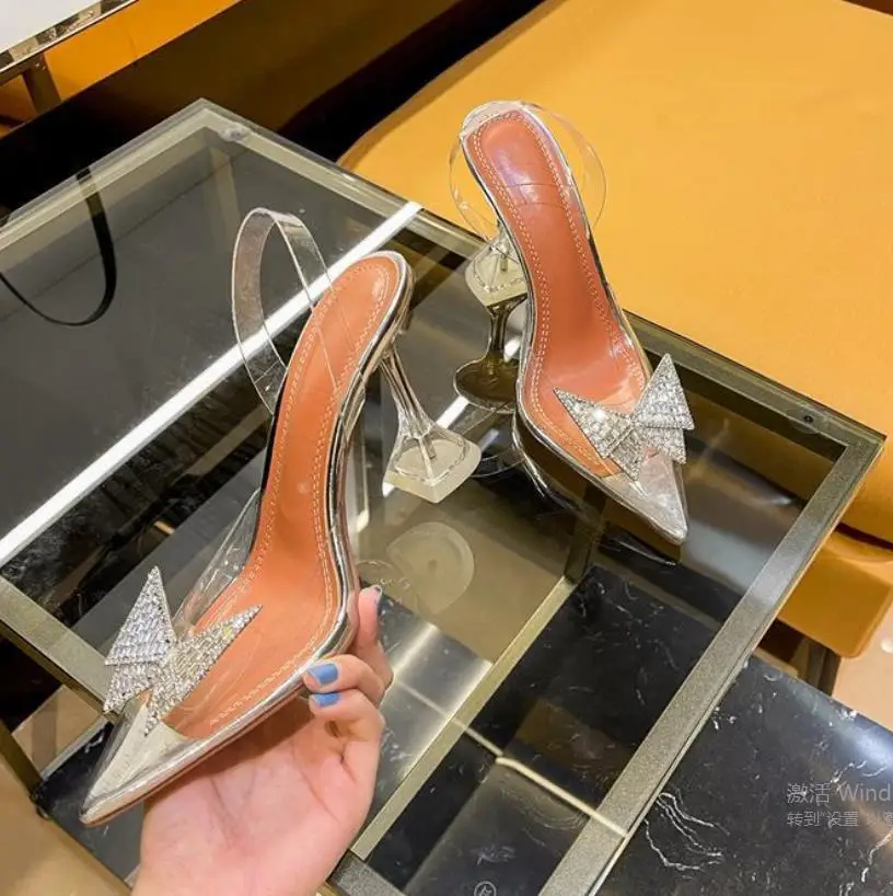 Женские прозрачные туфли-лодочки со стразами и бабочками в Звездном стиле, сандалии-желе, женская летняя обувь с ремешком на пятке, свадебна...
Женские прозрачные туфли-лодочки со стразами и бабочками в Звездном стиле, сандалии-желе, женская летняя обувь с ремешком на пятке, свадебна...