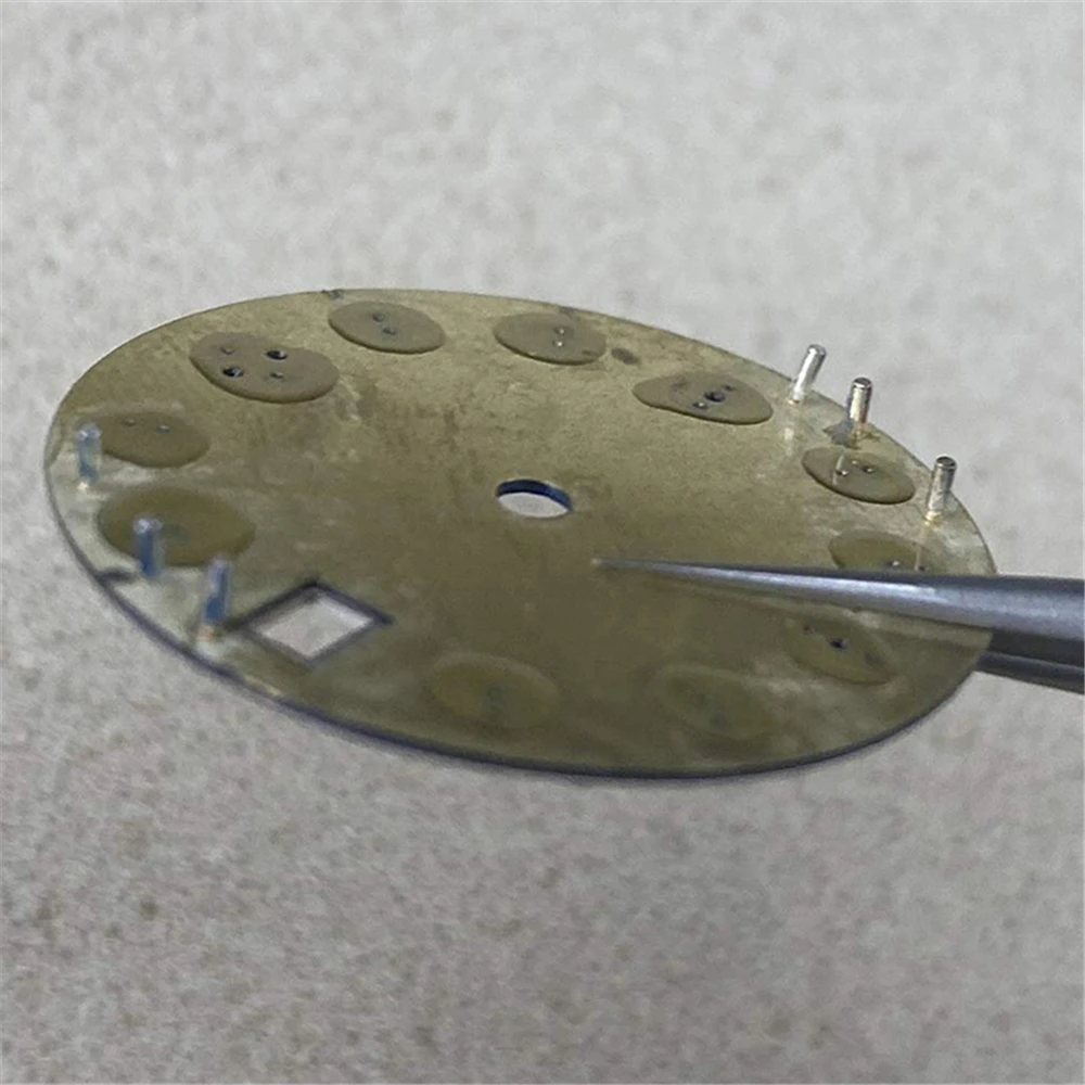 High Quality 28.5MM Blue Shell Watch Dial C3 Green Luminous Dial Replacement Part for NH35/NH36/4R36 Watch Movement
High Quality 28.5MM Blue Shell Watch Dial C3 Green Luminous Dial Replacement Part for NH35/NH36/4R36 Watch Movement