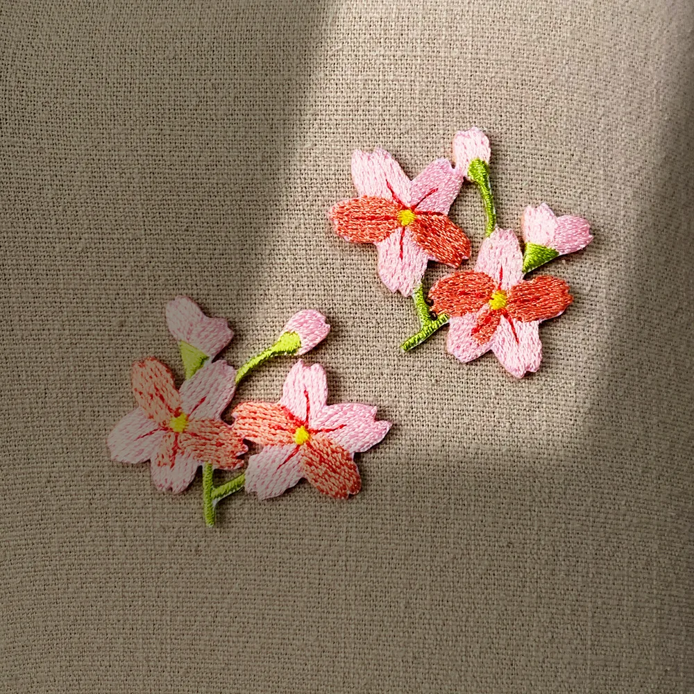 10PCS /lot Small Pink Cherry Flower Embroidery Patch Iron On Patches for Clothes With Glue Bag Phone Hat Dress Book DIY Sticker
10PCS /lot Small Pink Cherry Flower Embroidery Patch Iron On Patches for Clothes With Glue Bag Phone Hat Dress Book DIY Sticker