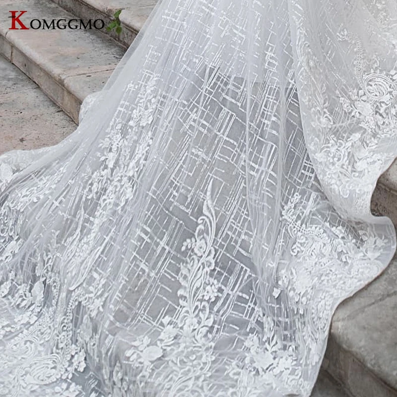 Elegant Strapless Cathedral Train Wedding Dress Custom Made Sleeveless Embroidery Appliques Tulle Lace Up Back Bridal Ball Gown
Elegant Strapless Cathedral Train Wedding Dress Custom Made Sleeveless Embroidery Appliques Tulle Lace Up Back Bridal Ball Gown