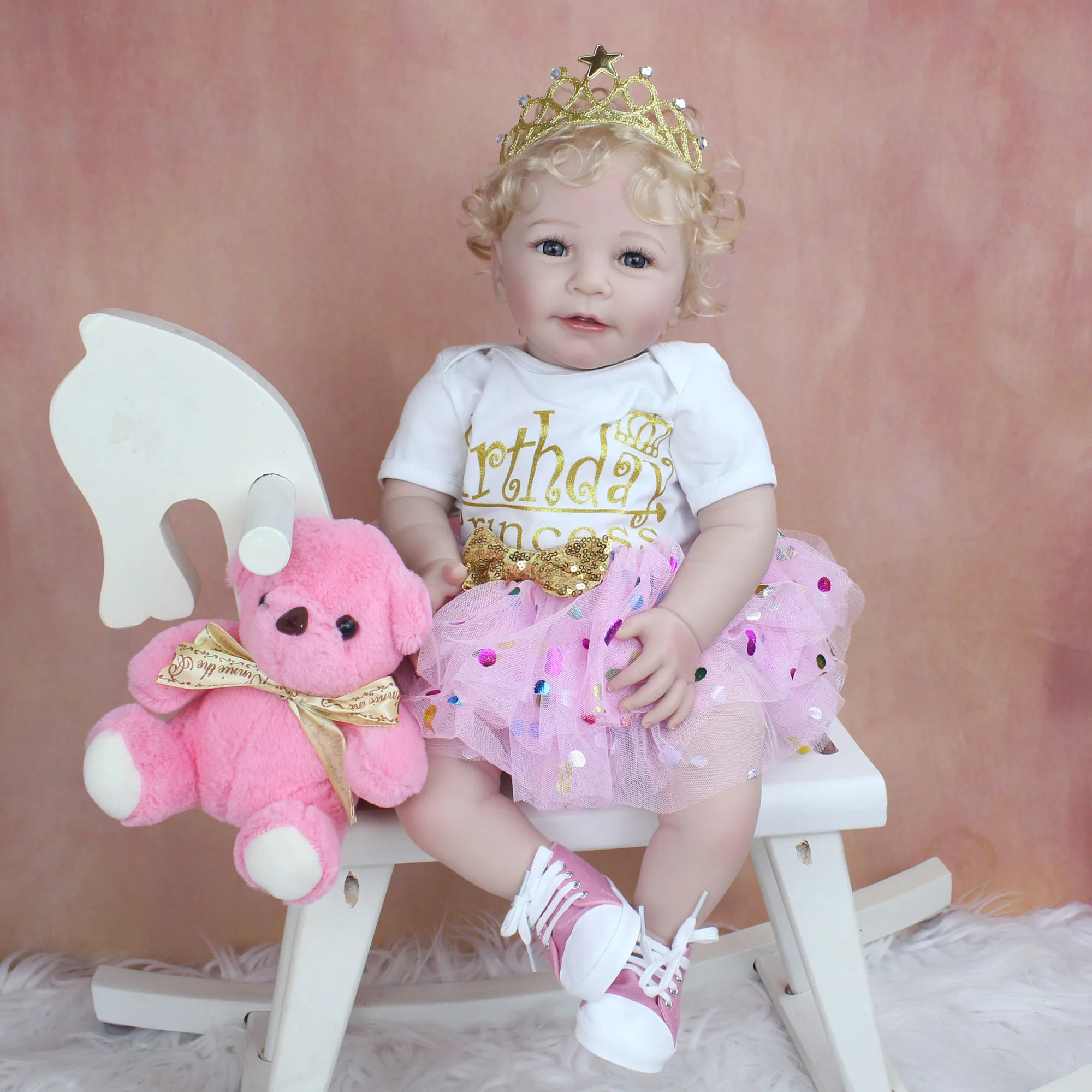 55 CM Soft Silicone Baby Reborn Doll Toy Lifelike For Girl Cloth Body Realistic 22 Inch Blonde Hair Toddler Princess Bebe
55 CM Soft Silicone Baby Reborn Doll Toy Lifelike For Girl Cloth Body Realistic 22 Inch Blonde Hair Toddler Princess Bebe