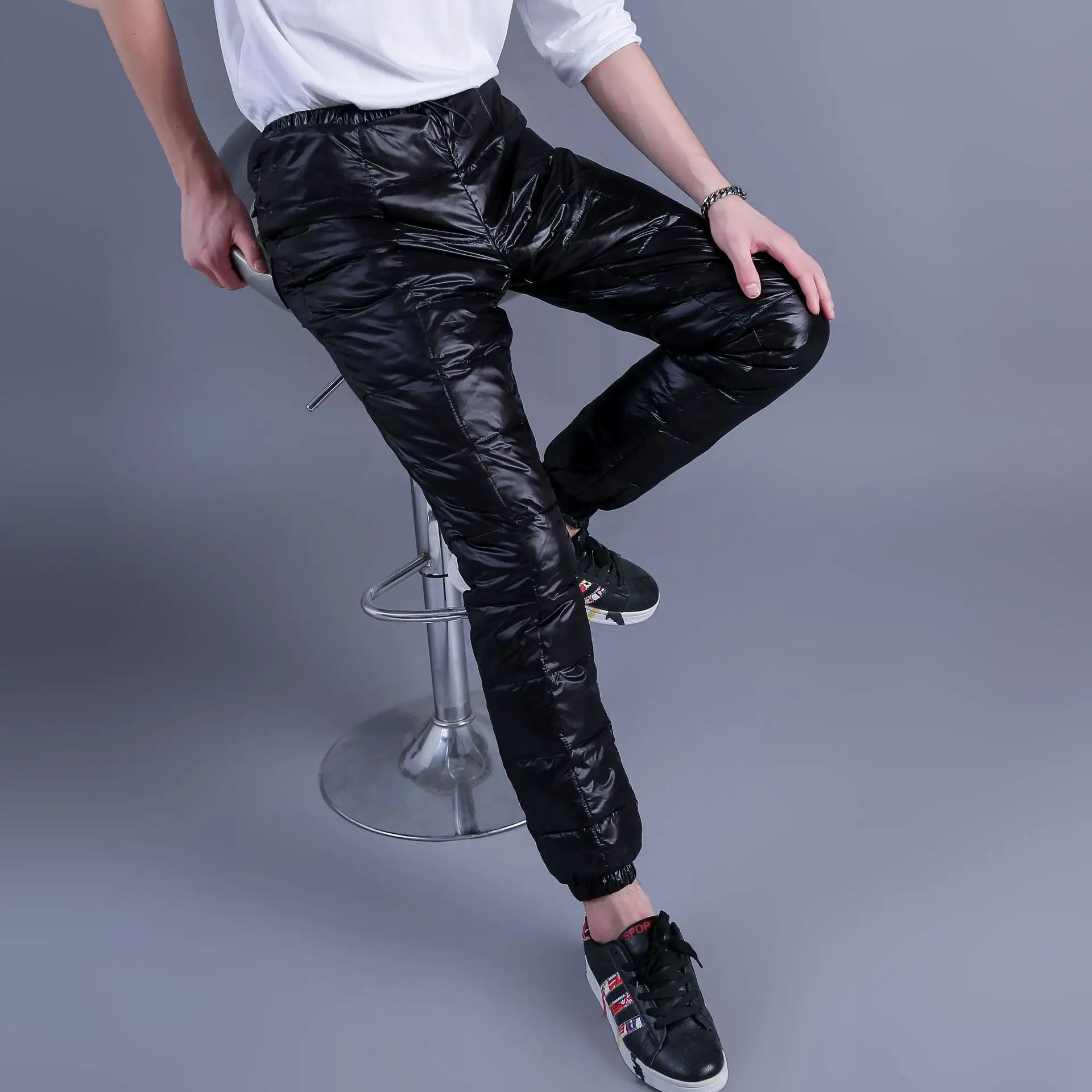 HOO 2020 autumn winters down pants outside a man wear high waist feet warm trousers
HOO 2020 autumn winters down pants outside a man wear high waist feet warm trousers