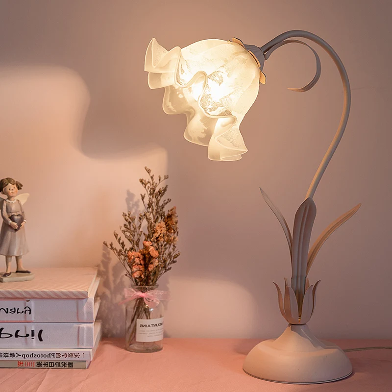 Ins Princess Style Retro Pastoral Creative Table Lamp for Bedroom Flower Bedside Lamp for Bedroom Table Lamps
Ins Princess Style Retro Pastoral Creative Table Lamp for Bedroom Flower Bedside Lamp for Bedroom Table Lamps
