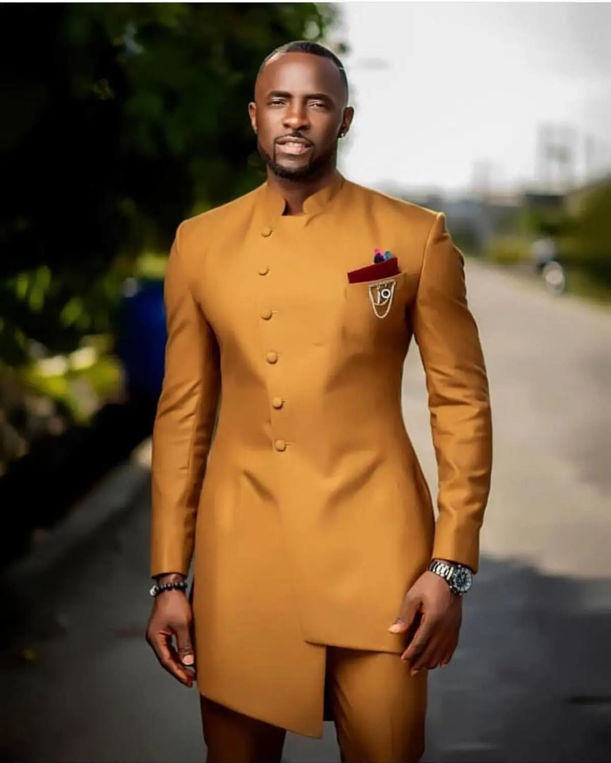 Golden Slim Fit Men Suits Wedding Groom Tuxedos 2pcs(Jacket+Pants) Bridegroom Suits Front Button Design Best Man Prom Blazer
Golden Slim Fit Men Suits Wedding Groom Tuxedos 2pcs(Jacket+Pants) Bridegroom Suits Front Button Design Best Man Prom Blazer