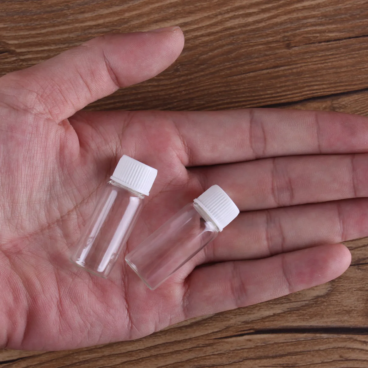 200pcs 4ml 16*40mm Clear Glass Bottles with White Plastic Lids Mini Glass Bottles Tiny Jars Vials
200pcs 4ml 16*40mm Clear Glass Bottles with White Plastic Lids Mini Glass Bottles Tiny Jars Vials